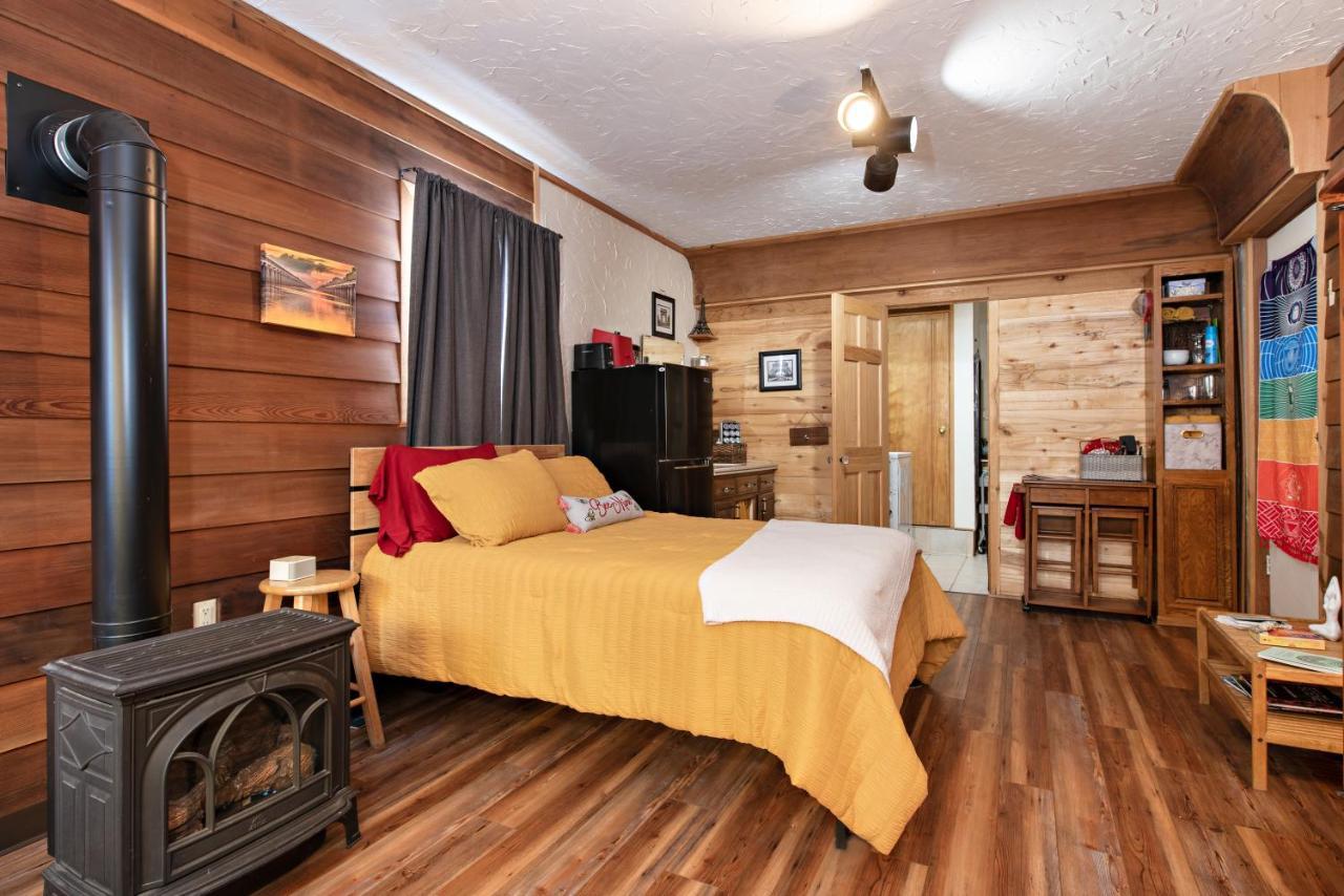 Wanderer Studio, An Off Grid Mountain Guest Studio With Fantastic Views Glenwood Springs Exteriör bild